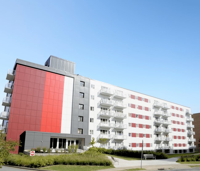 Building Photo - Brentwood