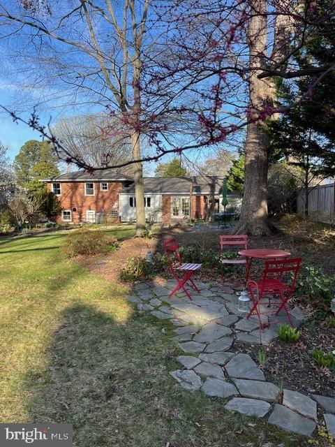 Photo - 1329 N Ivanhoe St