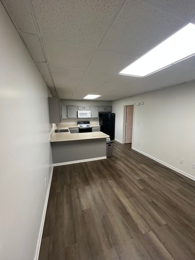 Building Photo - 301 Cypress St