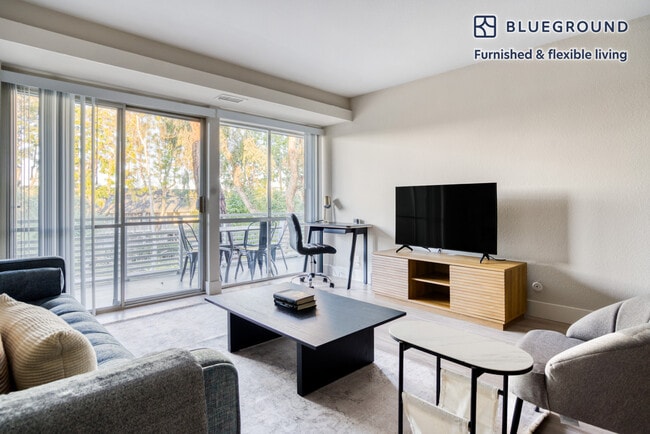 Photo - 745 S Bernardo Ave Unidad FL3-ID816