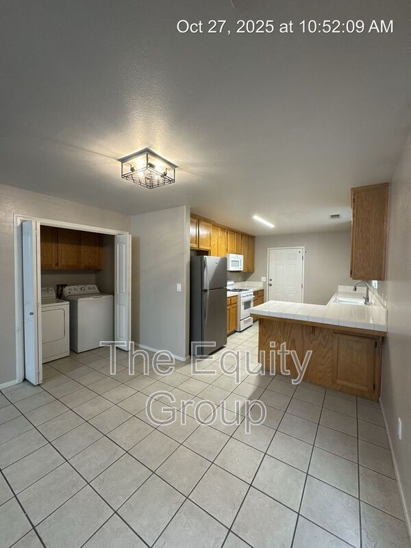 Photo - 2752 W Oriole Ave