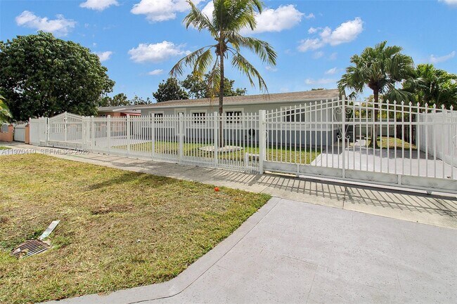 Photo - 11740 SW 182nd Terrace