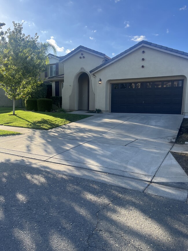 Photo - 3544 Kim Way