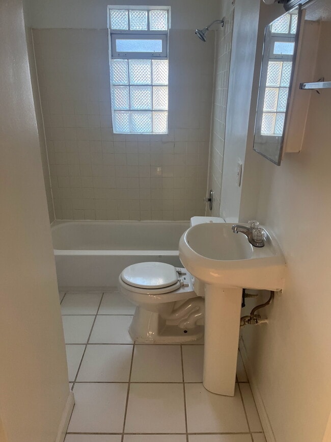 Photo - 4422 Reading Ln Unit 4422 Reading LN