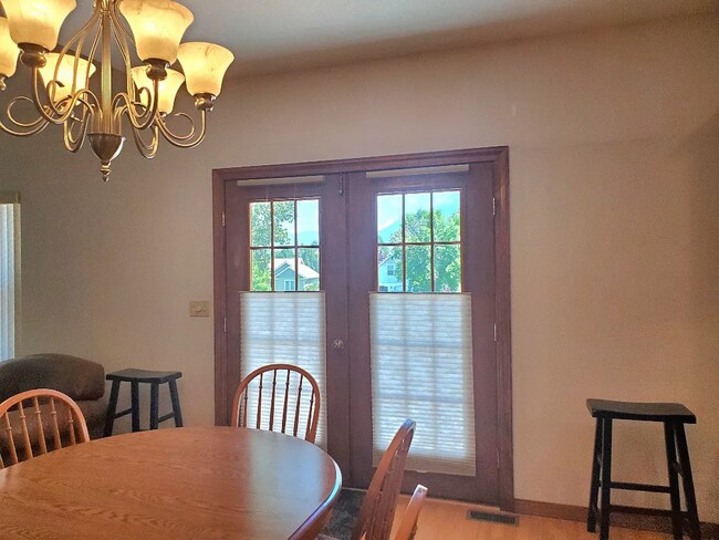 Photo - 3b/2.5 House for Rent