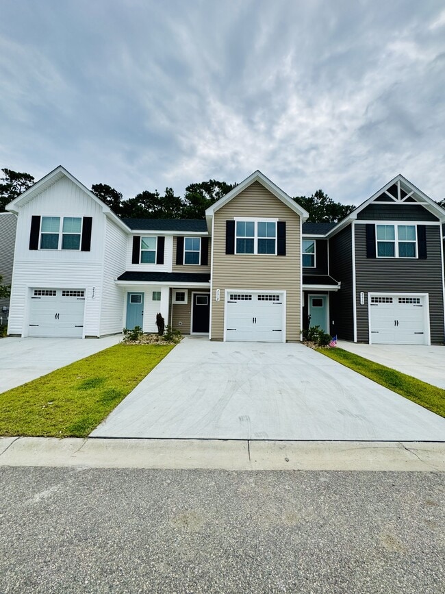 Photo - 261 Christiana Ln