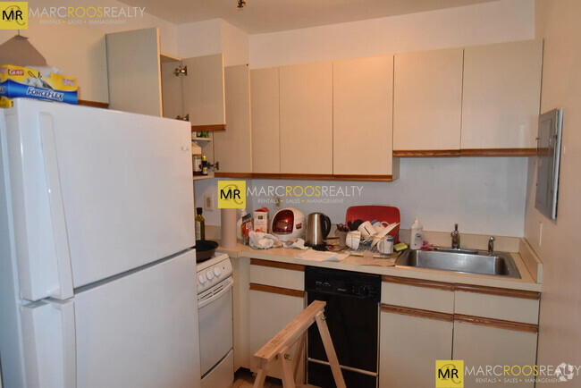 Building Photo - 869 Beacon St Unit 2 Rental