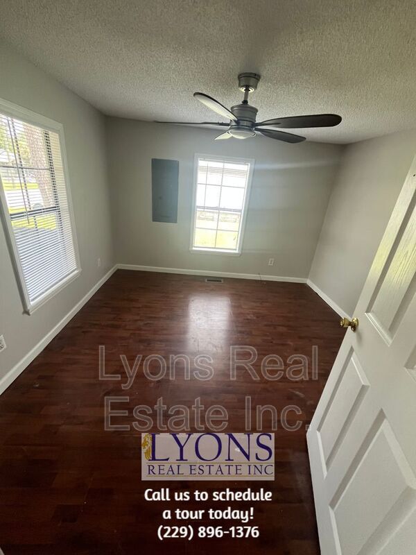 Photo - 903 E Bee Tree Ave Casa