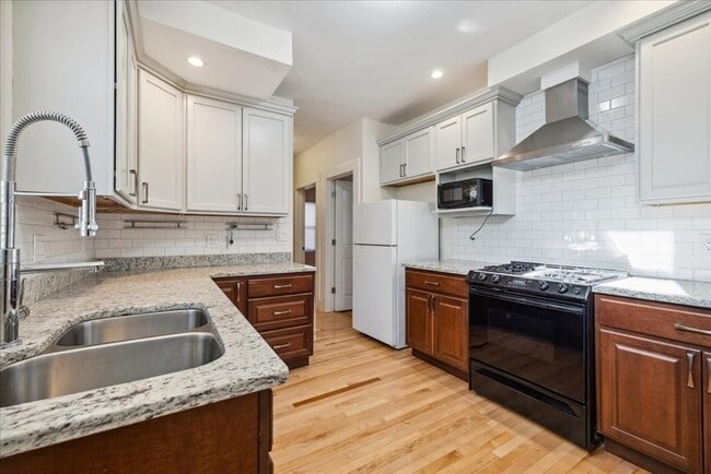 Photo - 63 Prescott St