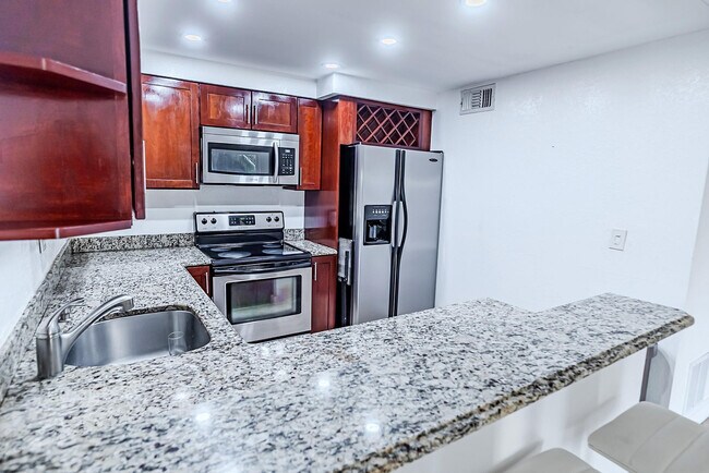 Photo - 2900 NE 30th St Unidad 3f