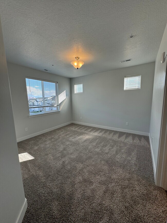 Photo - 13537 S Commodus Dr Unit 204