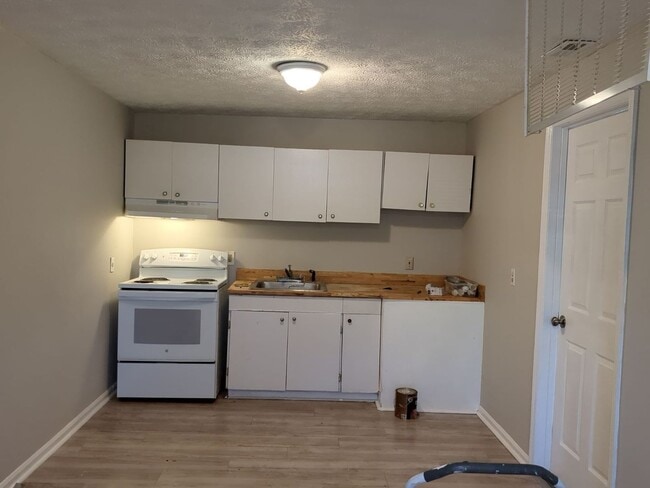 Photo - Charming 2 Bedroom in Downtown Chattanooga! Housing vouchers accepted!