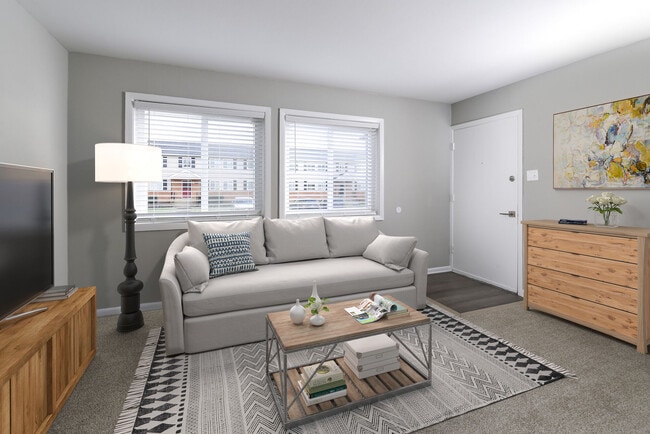 Photo - Pointe at River City