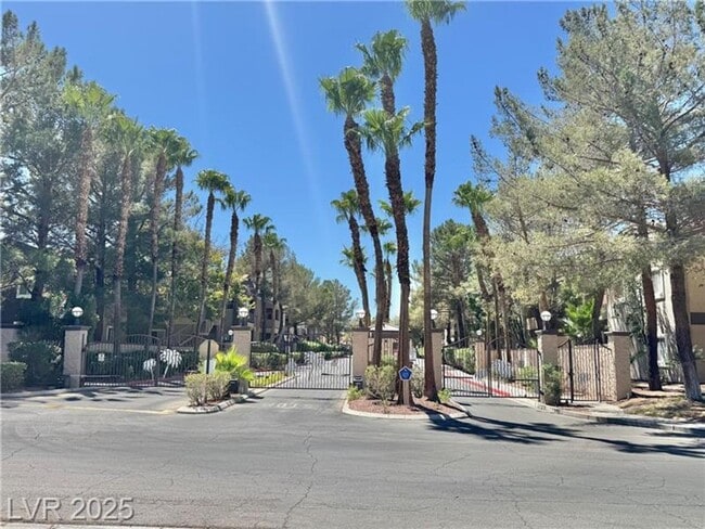 Building Photo - Well-maintained condo located in a convenient Southwest Las Vegas community. Attached 2 car garage.
