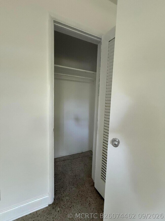 Photo - 902 SE 12th St