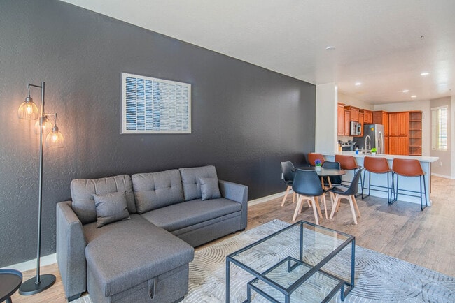 Photo - 1275 E University Dr Unit ID1388724P