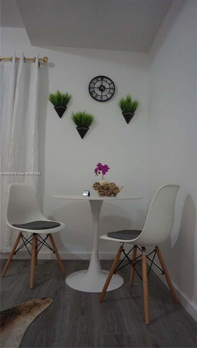 Photo - 810 7th St Unit 107