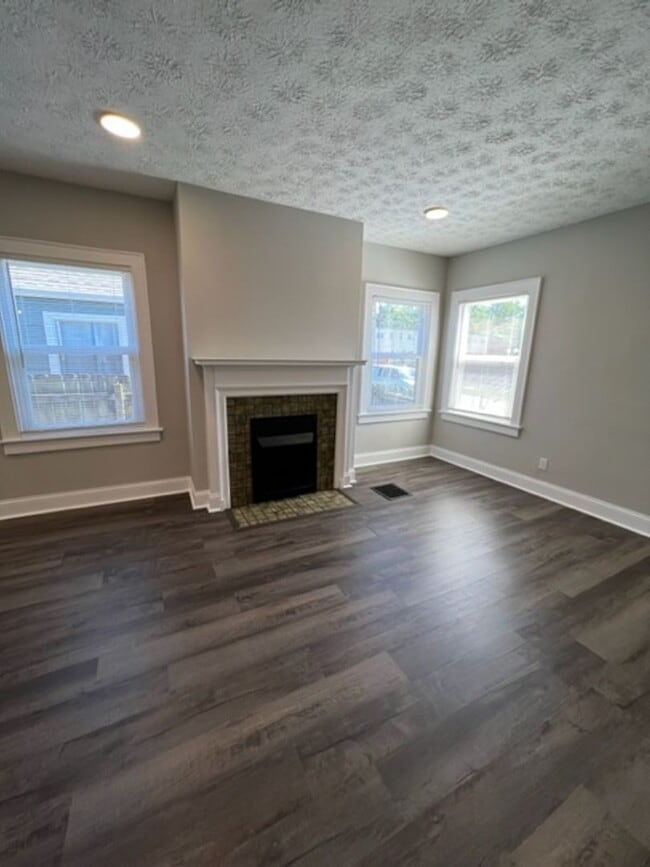 Photo - 806 E Mithoff St