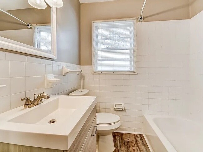 Photo - 8432 9th Ave S