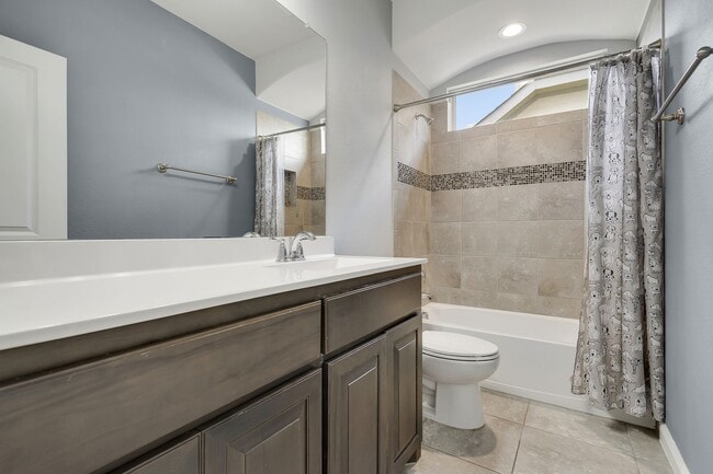 Photo - 1513 Canary Ln