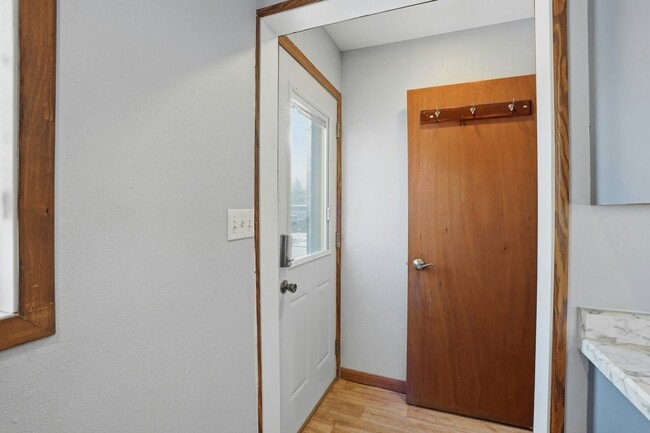 Photo - 617 5th St SE