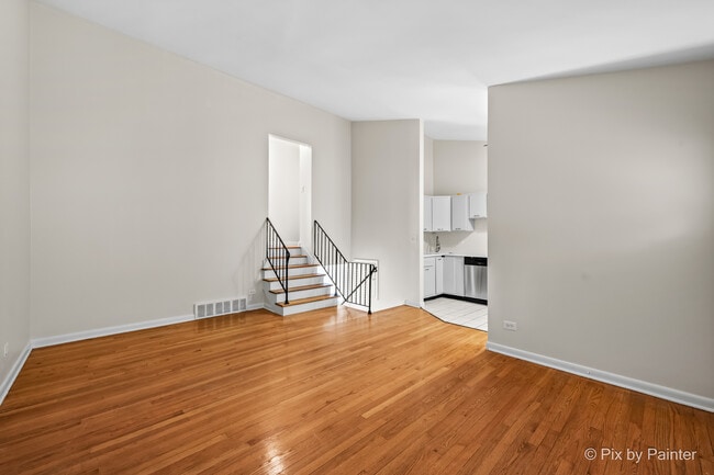 Photo - 327 E Lake St