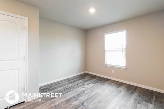 Photo - 921 NW 6th St