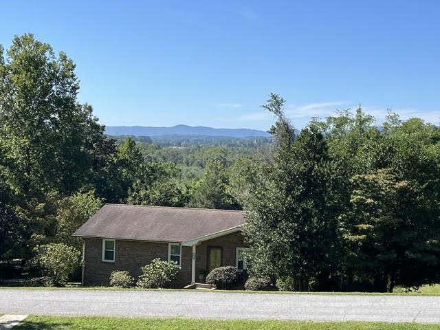 240 Kingswood Dr