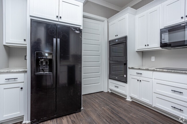 3BR, 2BA - Kitchen - Crescent Place