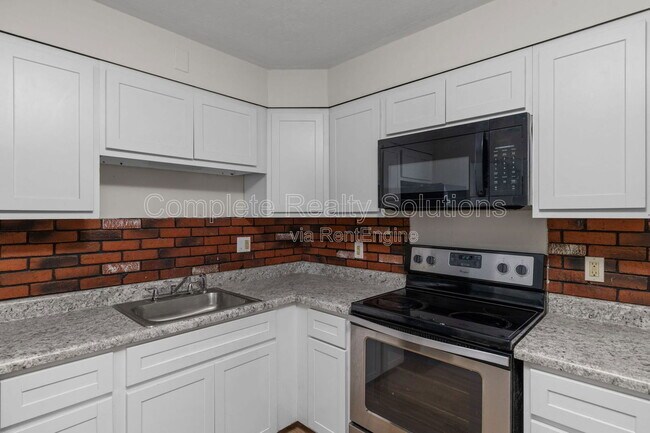 Photo - 9834 Portage Dr