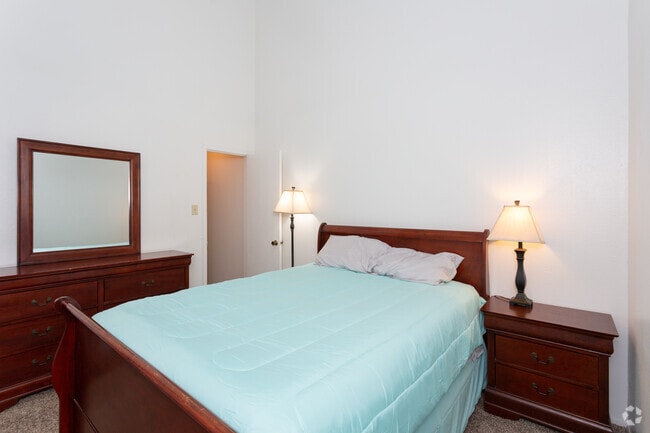 2 habitaciones, 1,5 baños - 1400 pies cuadrados - Marvin Gardens Apartments