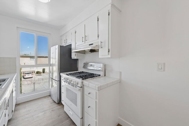 Photo - 6828 Fulton Ave Unit 6