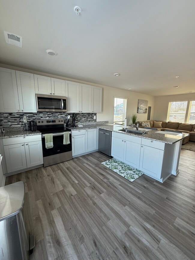 Photo - 108 Parkland Rd