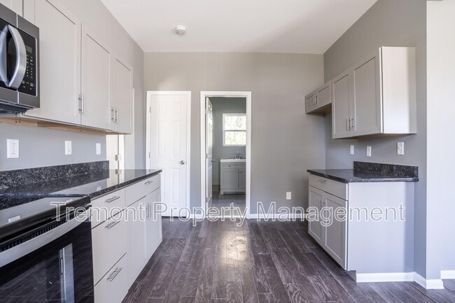 Photo - 50 W 25th St