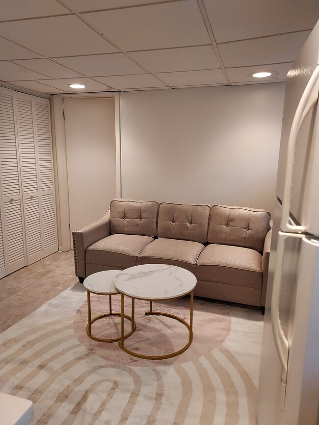 Building Photo - 202 N Highland Ave