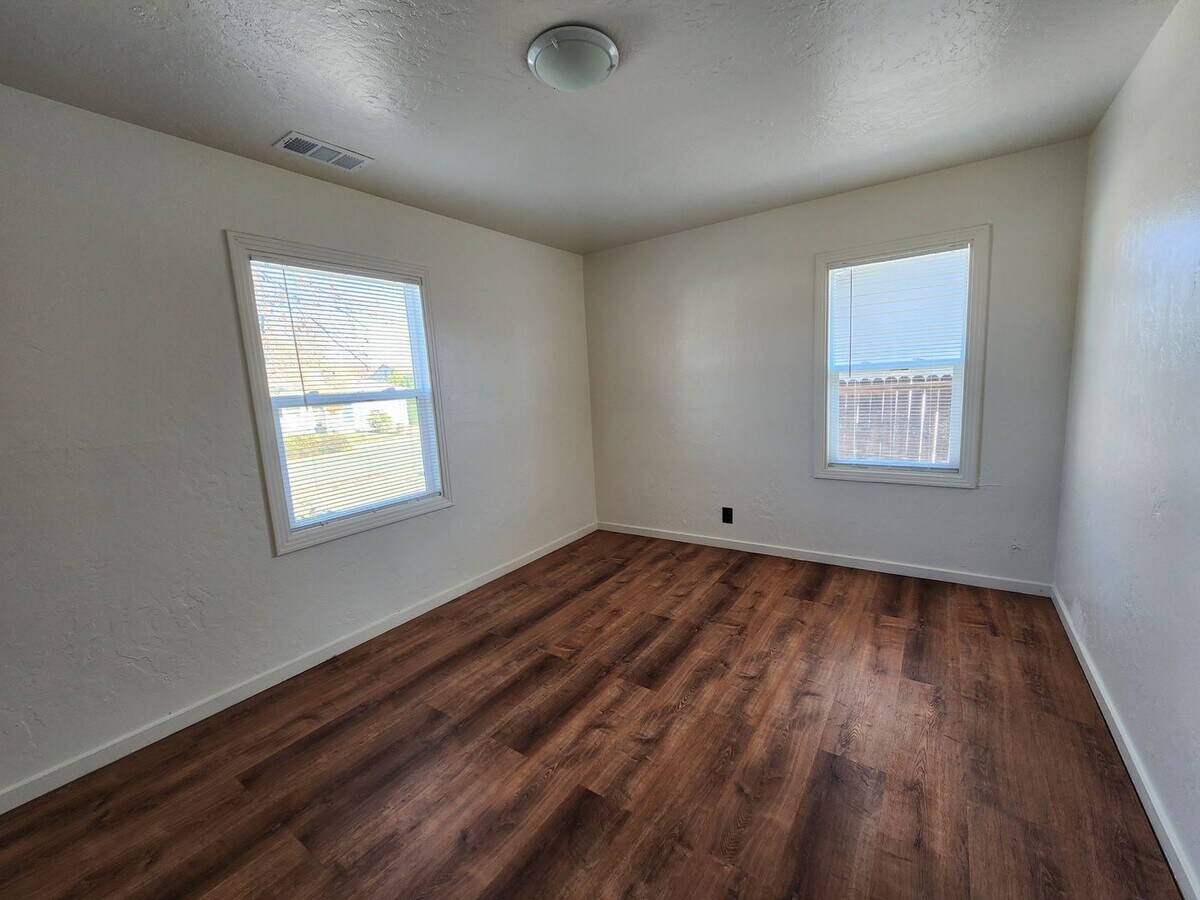 Photo - 1600 Shirley Dr - Sacramento 95822