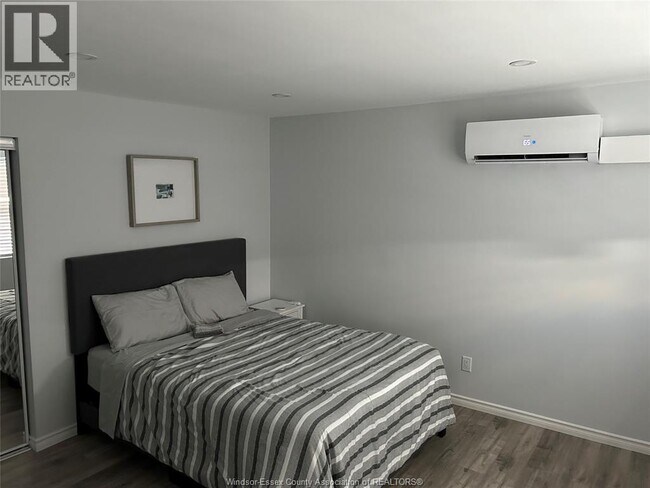 Photo - 493 University Ave W Unité 3