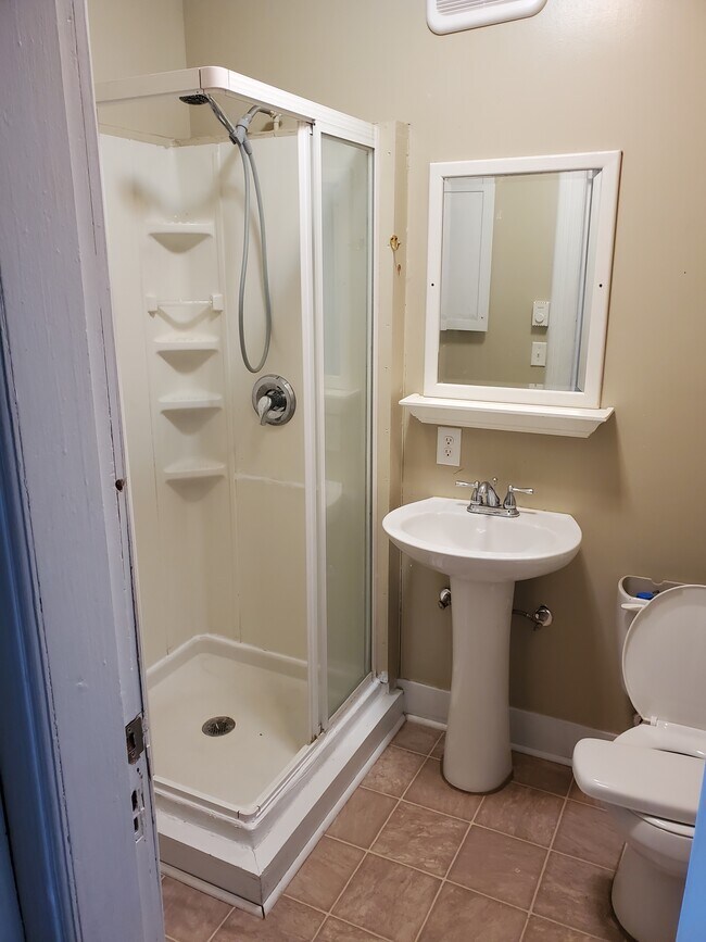 Photo - Claremont Block Apartments/Commercials Unit 115