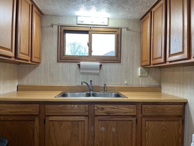 Photo - 818 Victory Ave