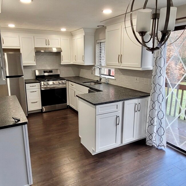 Photo - 16 Rollins Ct