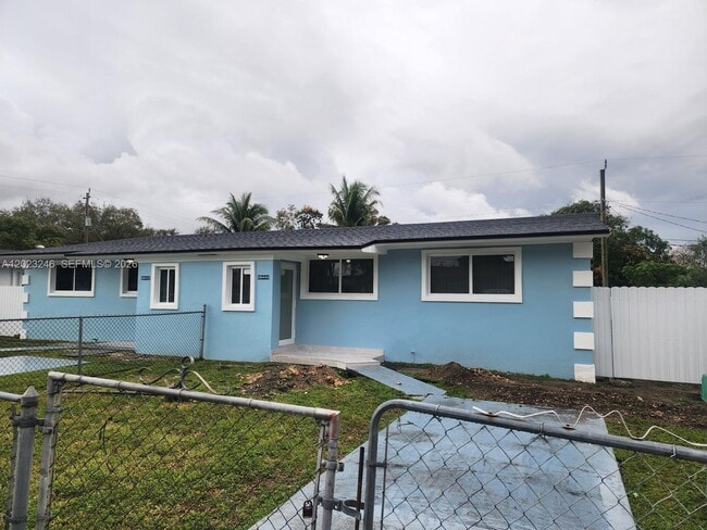 Building Photo - 1222 NW 102nd St Unit 2