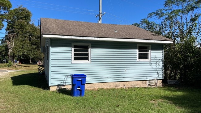 Photo - 617 E Madison St
