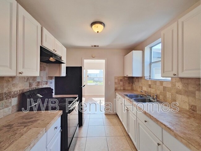 Photo - 5149 Astral St