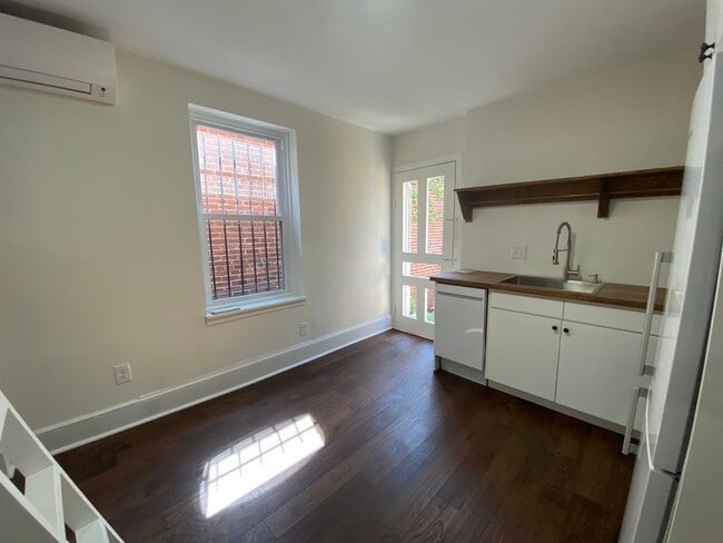 Building Photo - 1832-34 Callowhill St Unit A