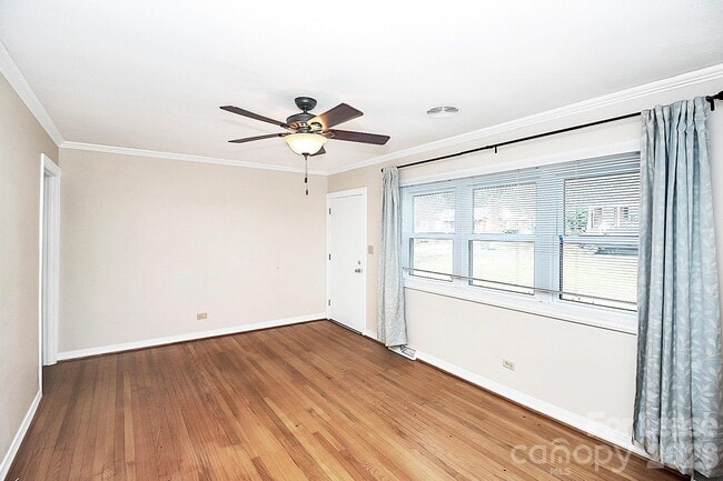 Photo - 121 Marshdale Ave SW