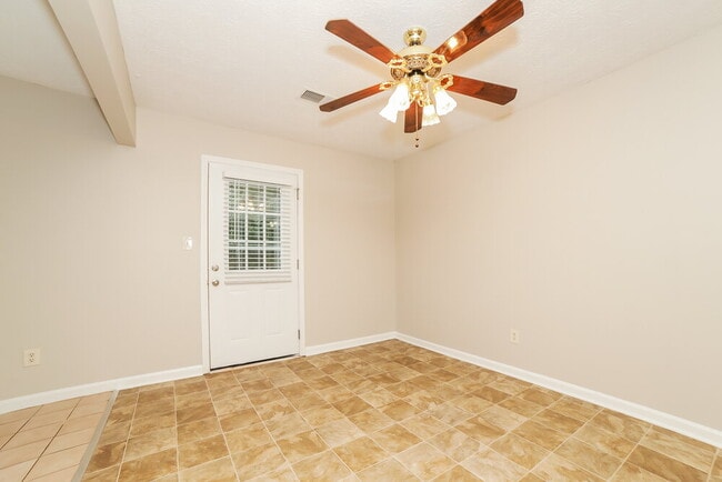 Photo - 35 Windsong Ct