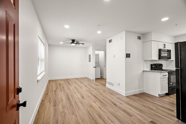 Photo - 125 13th St SE Unit 200