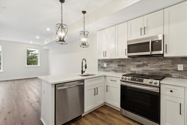 Building Photo - 1826 Frankford Ave Unit 3