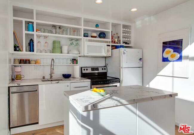 11645 Montana Ave Unit 311