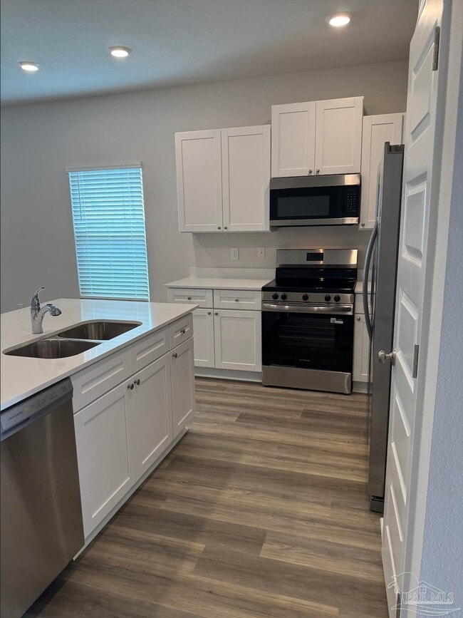 Building Photo - 3984 Pendragon Cir